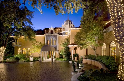 The Story of Luxury Rosewood Hotel .